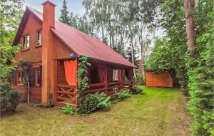 Κήπος έξω από το 4 Bedroom Cozy Home In Okuninka
