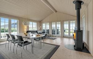 Posezení v ubytování 3 Bedroom Beautiful Home In Slagelse