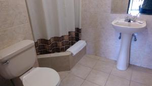 Ванна кімната в Hotel Cajamarca