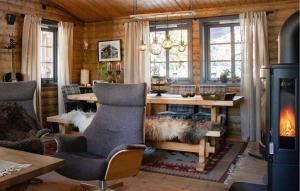 Χώρος καθιστικού στο Nice Home In Sjusjøen With Sauna