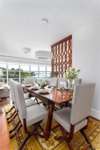 Гостиная зона в Apartamento vista mar e vista pão de açúcar