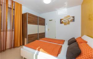 Postel nebo postele na pokoji v ubytování 3 Bedroom Nice Home In Veprinac