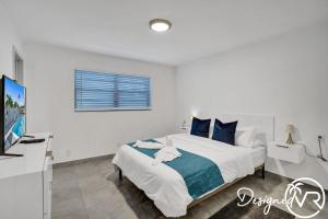 Postel nebo postele na pokoji v ubytování Unit F SeaI Private Unit near Deerfield Beach + 31 fotografií