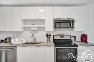 Dapur atau dapur kecil di Unit F SeaI Private Unit near Deerfield Beach