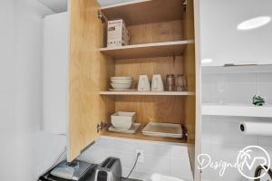 Dapur atau dapur kecil di Unit F SeaI Private Unit near Deerfield Beach
