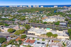 Pemandangan umum bagi Deerfield Beach atau pemandangan bandar yang diambil dari apartmen