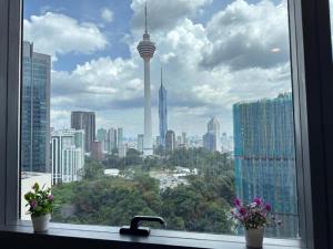 Pemandangan umum bagi Kuala Lumpur atau pemandangan bandar yang diambil dari apartmen +104 gambar