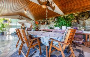 Φωτογραφία από το άλμπουμ του 2 Bedroom Amazing Apartment In Secovlje σε Secovlje