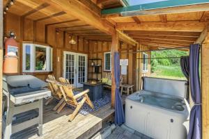 Fotografija v galeriji nastanitve Beaver Hill Cabin near Plain by NW Comfy Cabins v mestu Leavenworth