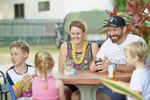 入住BIG4 Tasman Holiday Parks - Rowes Bay的客人