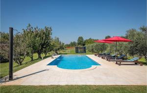 Bazén v ubytovaní Holiday Home Orihi I alebo v jeho blízkosti
