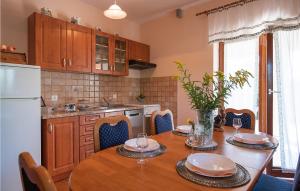 Kuchyňa alebo kuchynka v ubytovaní Holiday Home Orihi I