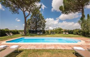 The swimming pool at or close to Poggio Napoleone Még 26 kép