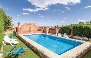 Πισίνα στο ή κοντά στο 3 Bedroom Awesome Home In Hornachuelos