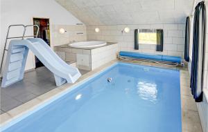 Bazén v ubytování Pet Friendly Home In Bogense With Sauna nebo v jeho okolí