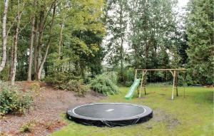 Herní místnost nebo prostor pro děti v ubytování 8 Bedroom Lovely Home In Bruchterveld + 23 fotografií