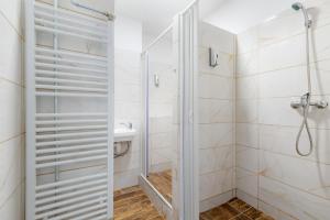 Koupelna v ubytování Hostel na Šalamouně