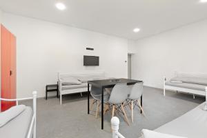 Posteľ alebo postele v izbe v ubytovaní Hostel na Šalamouně