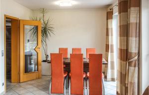 Istumisnurk majutusasutuses Nice Home In Bad Ems With Kitchen