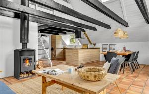 Fotografie z fotogalerie ubytování Cozy Home In Glesborg With Wifi v destinaci Glesborg