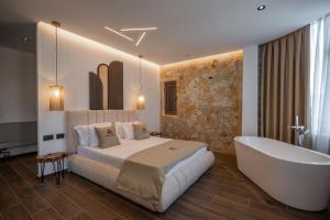 Postel nebo postele na pokoji v ubytování Hotel Castle