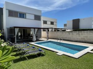 Πισίνα στο ή κοντά στο Villa Menorcahome 14