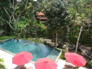 Piscina a Labak River Hotel by EPS o a prop