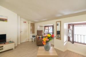 Gallery image of Angelina's B House in Iseo +42 photos