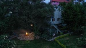 גינה חיצונית ב-Avadale Kodaikanal - Stag Groups Not Allowed