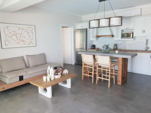 Fotografie z fotogalerie ubytování Paralia Luxury Suites v destinaci Agios Stefanos