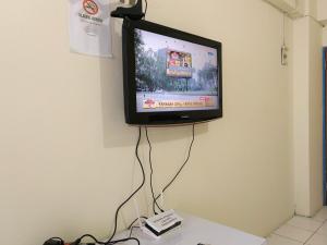 TV a/nebo společenská místnost v ubytování Mailbox Arsakha Lobi B Cibubur Village