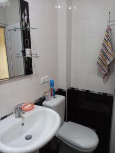 Bilik mandi di Apartment