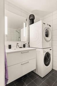 Φωτογραφία από το άλμπουμ του Dinbnb Apartments I 1 minute to tram! Newly built with balcony & 3 beds στο Μπέργκεν