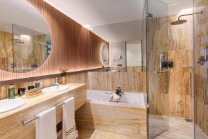 Ванная комната в Hotel Meliá Bilbao