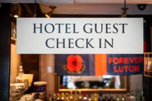 Certifikát, hodnocení, plakát nebo jiný dokument vystavený v ubytování OYO The Red Lion Hotel