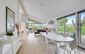 Fotografie z fotogalerie ubytování Holiday Home Børkop With Hot Tub Xiv v destinaci Børkop