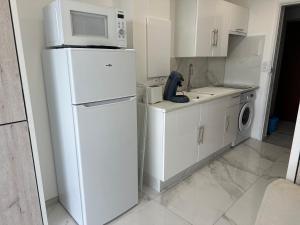 Dapur atau dapur kecil di Studio vue sur le port