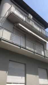 A balcony or terrace at Nuova Casa vacanze nonna Prassede con giardino e posto auto