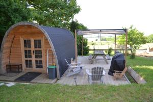 Zahrada ubytování Domaine de Cozance chambres d'hôtes et gîte - piscine mini-ferme