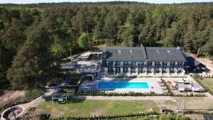 Πισίνα στο ή κοντά στο Forrest Jantar