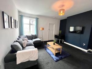 Χώρος καθιστικού στο Large 3 Bedroom Flat