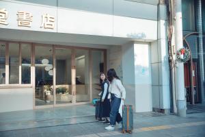 入住SEKAI HOTEL Takaoka的客人