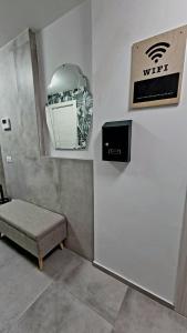 TV a/nebo společenská místnost v ubytování Casa Storica Piazza 5 Giornate