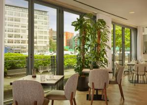 Restaurace v ubytování The Reach at Piccadilly, Manchester, a Tribute Portfolio Hotel