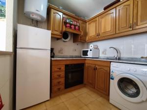 Kuchyňa alebo kuchynka v ubytovaní Apartamento cómodo a 300 metros de la playa