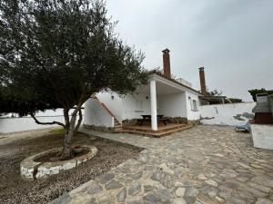 Το κτήριο όπου στεγάζεται  η παραθεριστική κατοικία