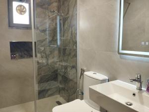 Φωτογραφία από το άλμπουμ του Airport chalet amman σε Al Qasţal +22 φωτογραφίες