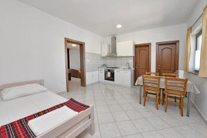 Küche/Küchenzeile in der Unterkunft Apartments Dulabic