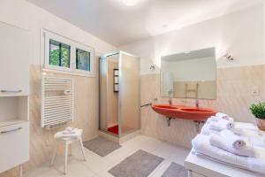 Afbeelding uit fotogalerij van Le Cabanon de Ninou in Cabrières-dʼAvignon