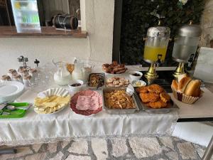 Makanan di atau berdekatan apartmen